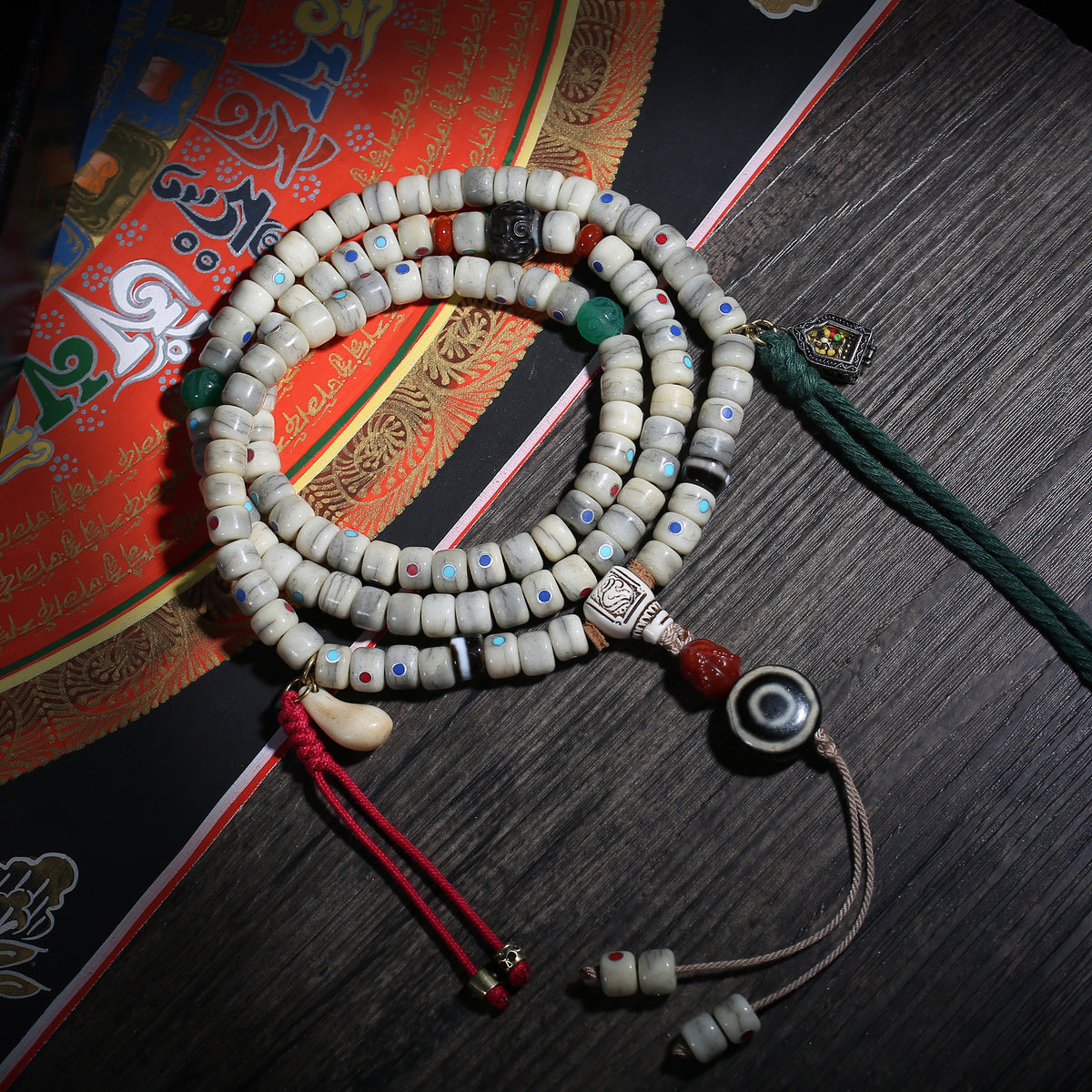 Detail view of Ivory-Color 108 Mala Beads with Multicolor Inlays (3 of 6)